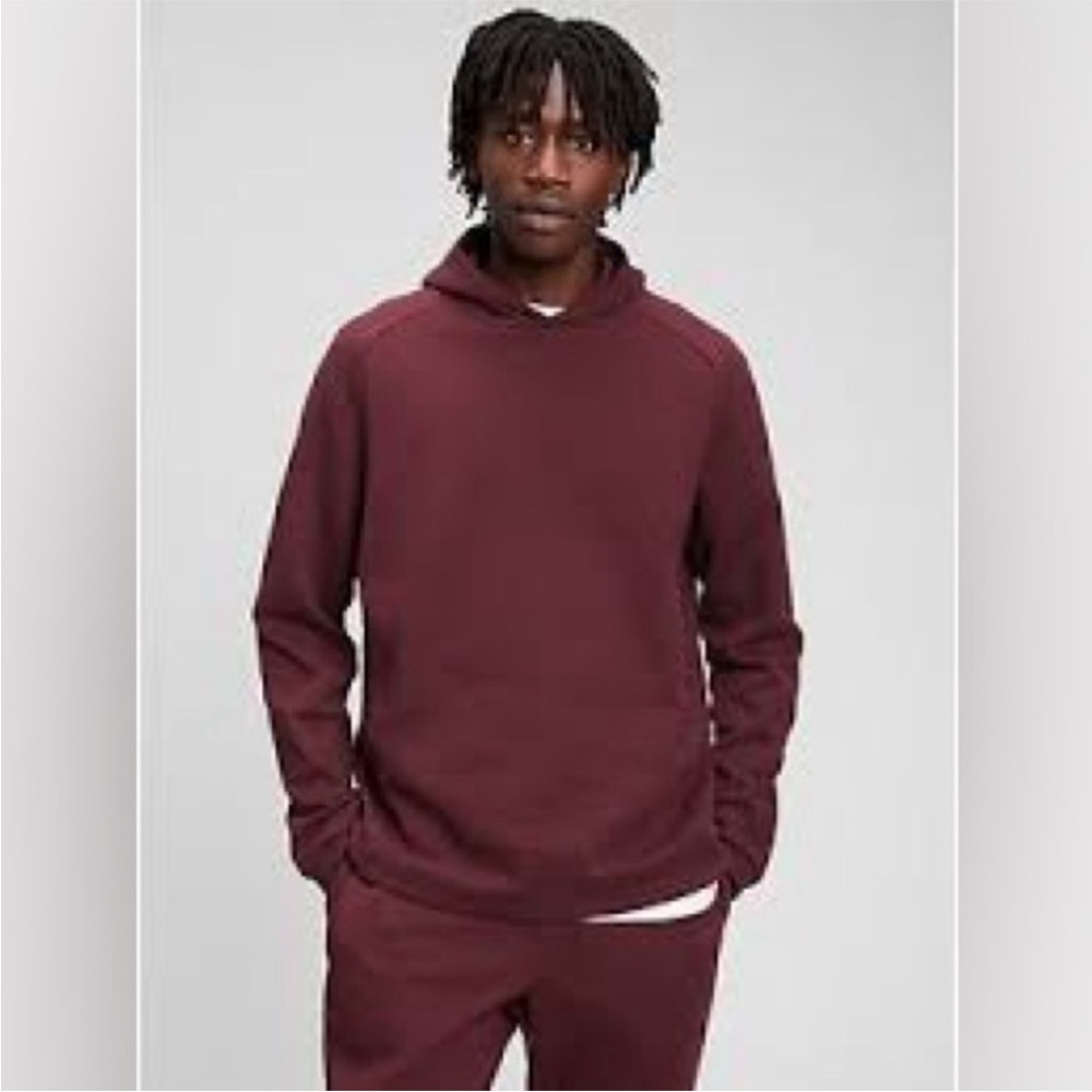 GapFit Tech Hoodie Large Maroon 
Style No. 715087